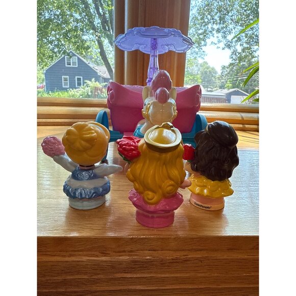 Fisher-Price Little People Disney Princess Pull-Along Musical Carriage With Figu - Picture 3 of 7
